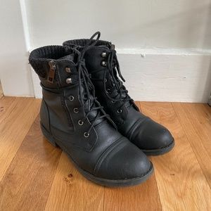 DREAM PAIRS Lace Up Ankle Boots - black - size 6.5 - PU Leather - 1” heel